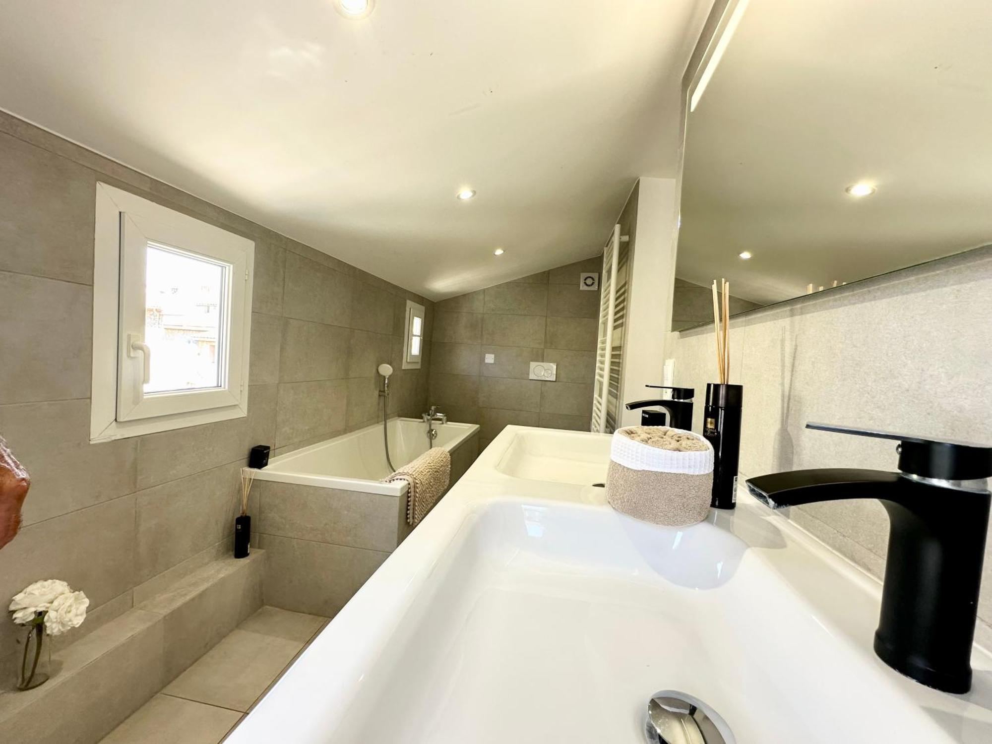 Gorgeous Brand New 2 Bedrooms Antibes Eksteriør billede
